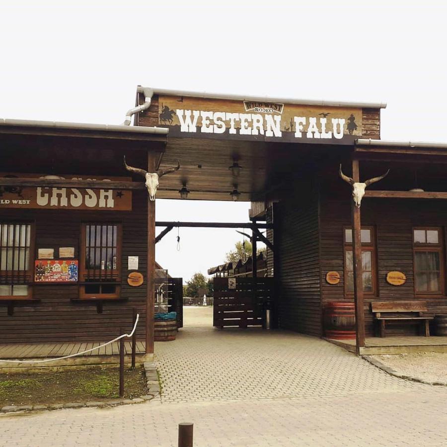Tordas Western House Bed & Breakfast Exterior photo